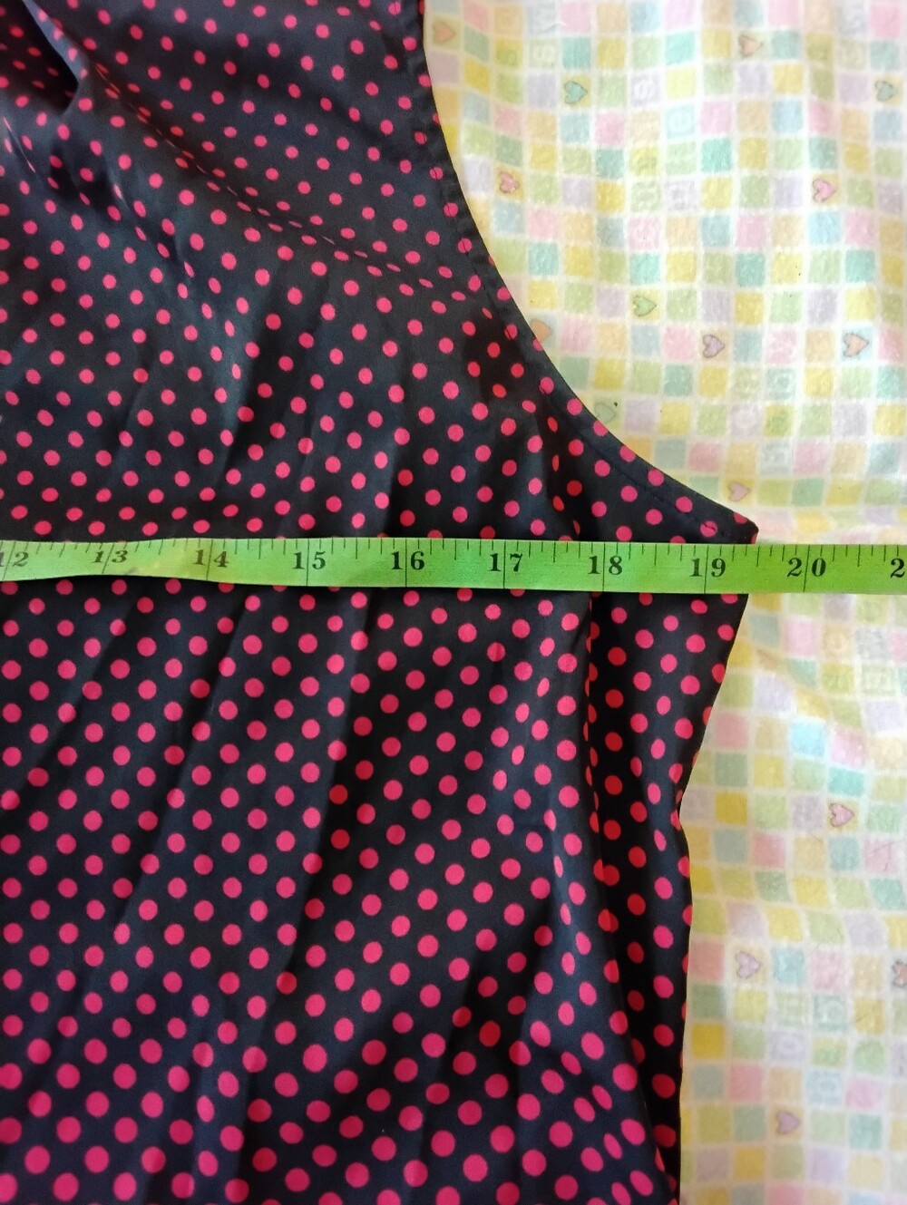 7th Avenue NY&C Polka‑Dot Keyhole Blouse Satin Shine Black to Red Ombre - Picture 6 of 7